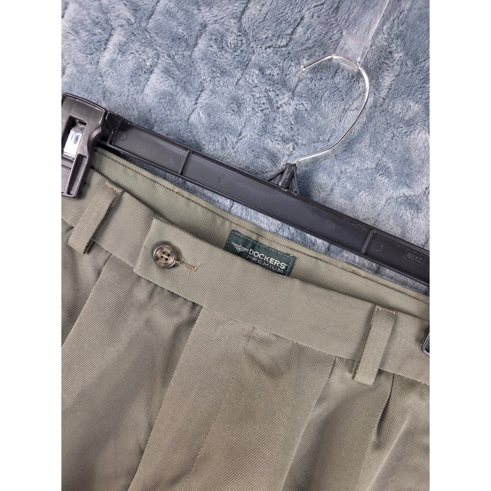 Dockers Premium Mens Pleated Pants 32x30 Olive Green Stain Defender Slacks